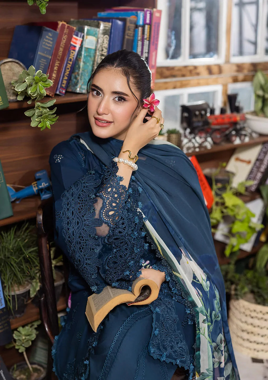 Serenaire Blue Stitched Lawn Outfit with Chiffon Dupatta – Pakistanimoda