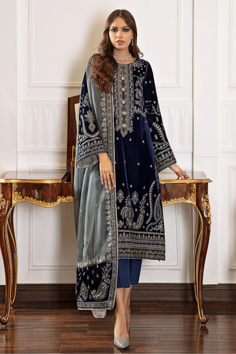 Luxurious Embroidered Velvet Dress for Special Occasions Luxurious Embroidered Velvet Dress for Special Occasions