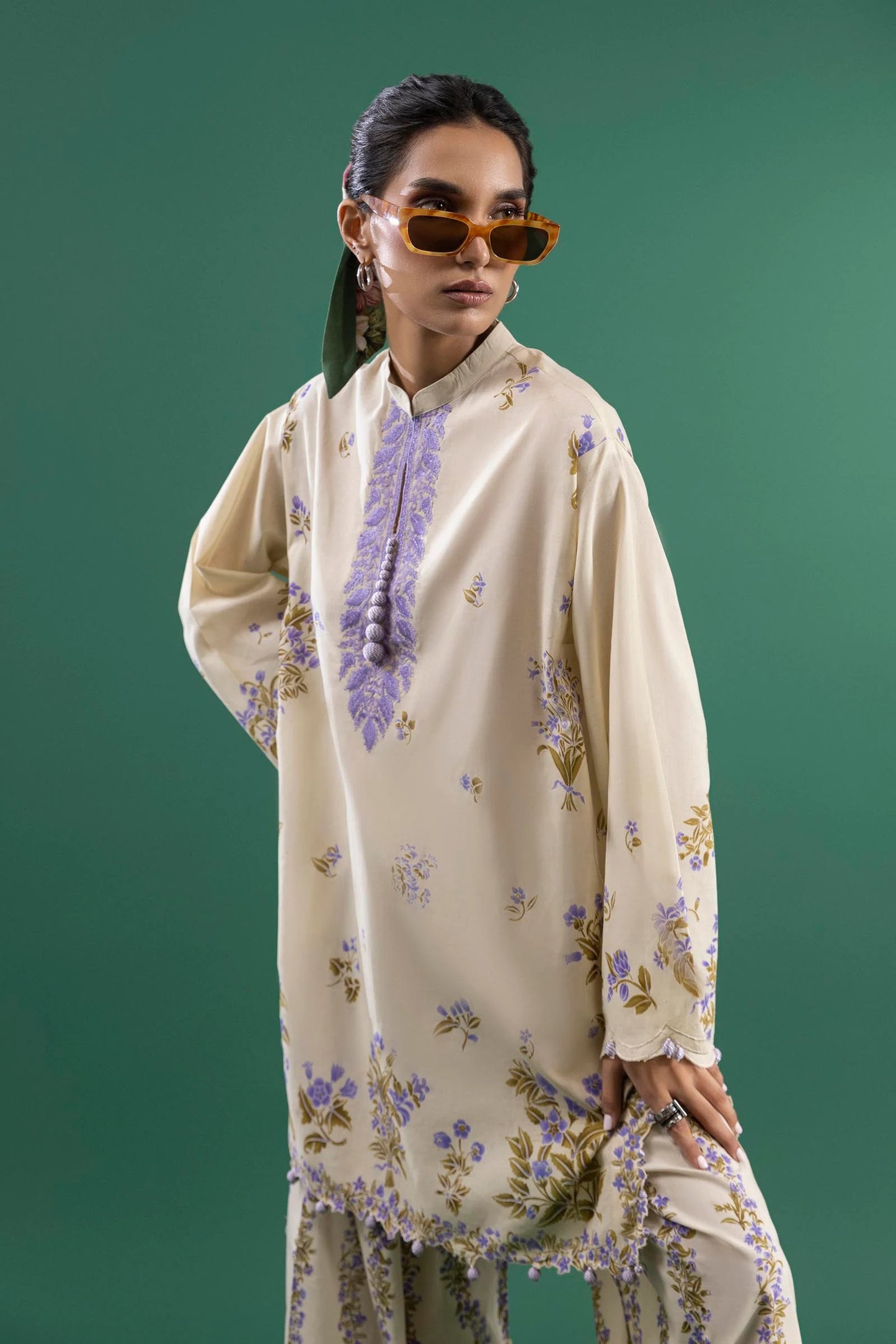 H253-007B-2C – Mahay stitched lawn suit with chiffon lace dupatta and off-white cambric pants – Pakistanimoda