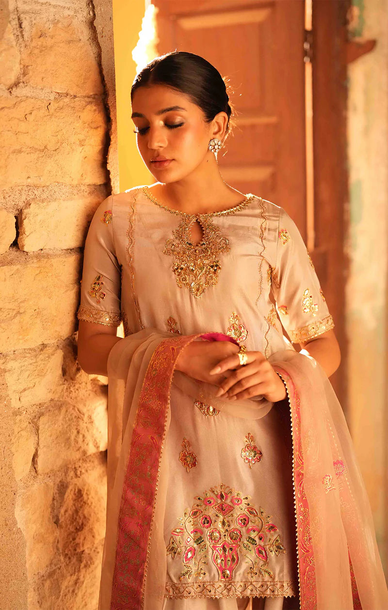 IDALIA soybean gold silk shalwar kameez with hand-embellished shirt, farshi pants, and organza dupatta – formal Pakistani outfit by Pakistanimoda.com