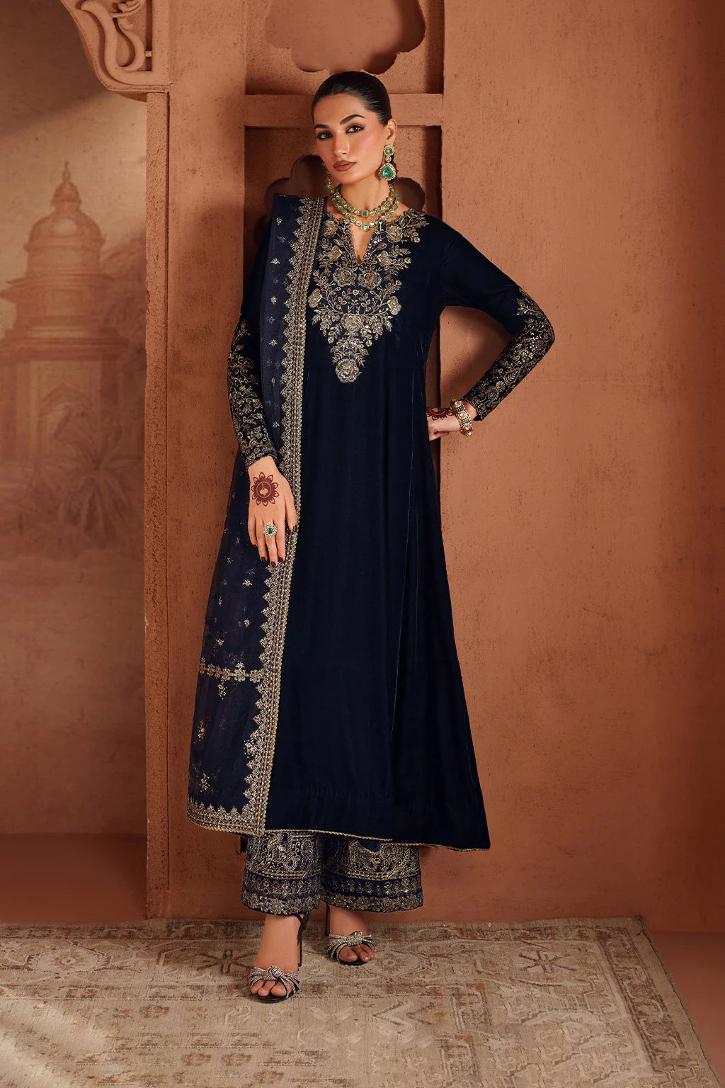 IV-66 – Shop Iznik Navy Blue Velvet Stitched Suit Wedding Dress Online