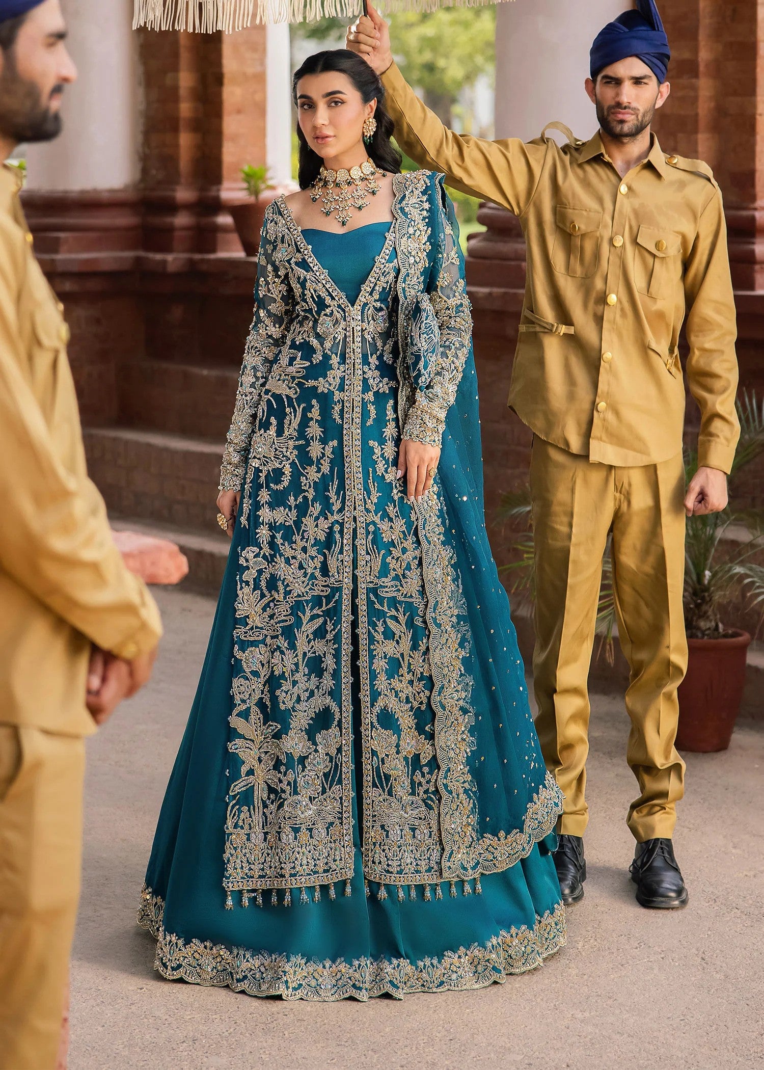 Blue dulhan lehenga best sale