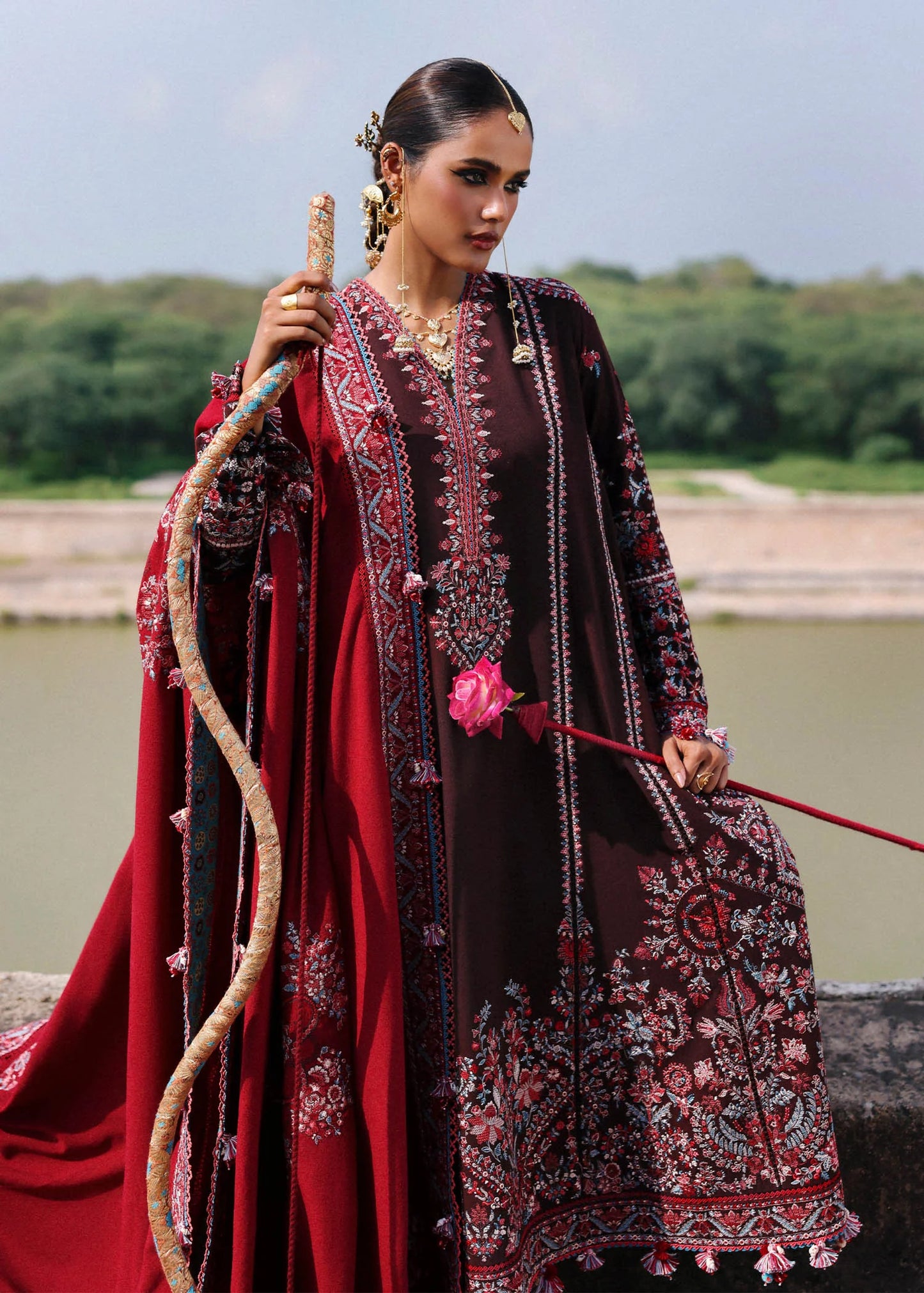 Pari Brown Karandi Suit with Red Embroidered Shawl by Hussain Rehar | pakistanimoda.com