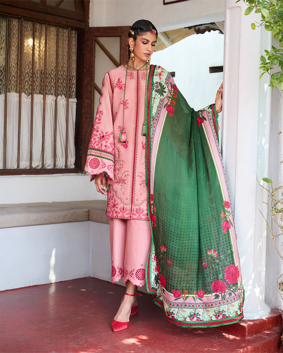 hussain rehar pink dress Hussain Rehar | #Nausheenshah looks like a dream in our Powder Pink organza front open gown with gleaming multicolored threadwork embroidery and