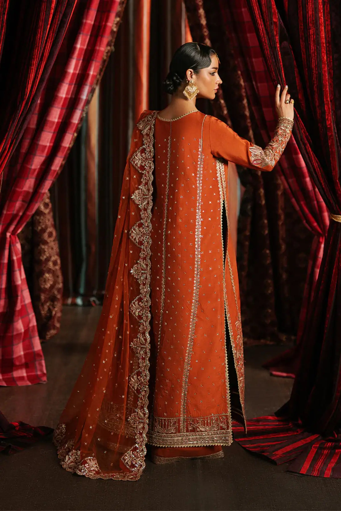 Aafreen Afrozeh rust raw silk wedding ensemble DIVANI 2025 Pakistani formal wear stitched Pakistanimoda
