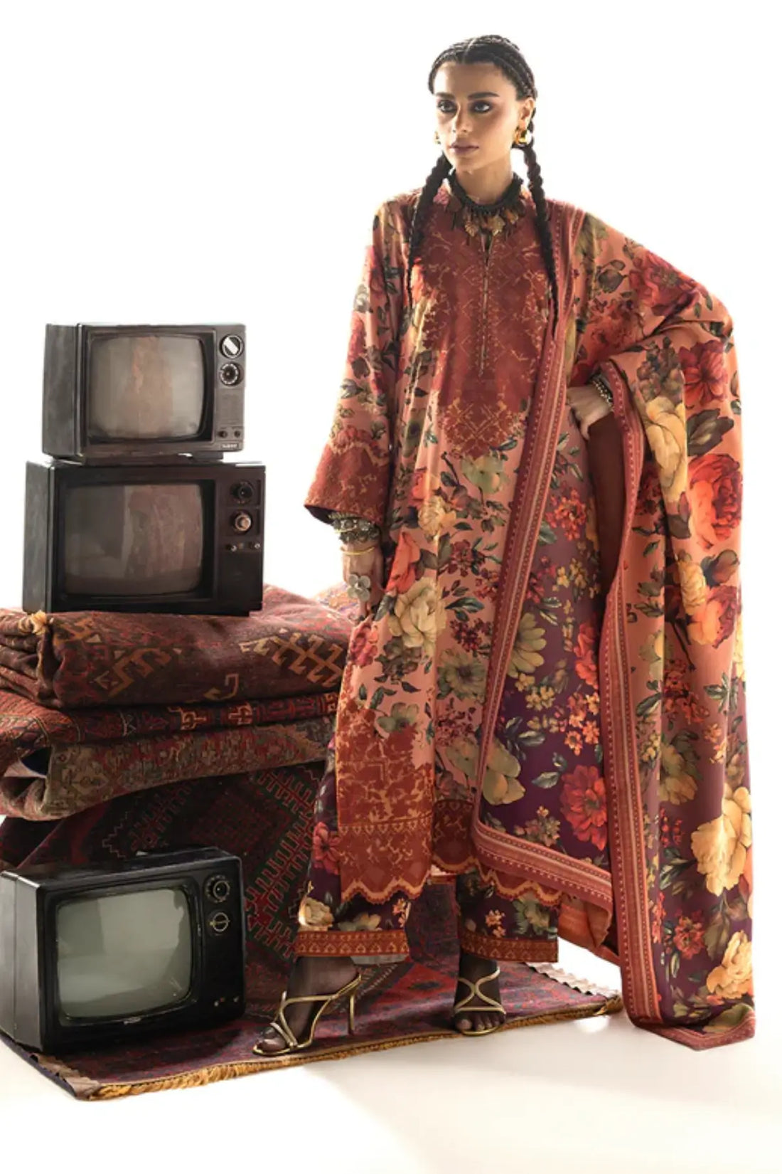 Zainab Chottani Abibi dyed warm rust winter shawl stitched suit from Winter Shawls 25 collection, available at Pakistanimoda