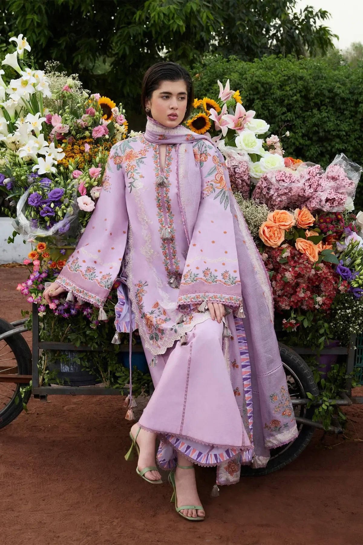 Afsun Hussain Rehar Pret SS'26 lilac embroidered lawn suit with cotton net dupatta at Pakistanimoda.