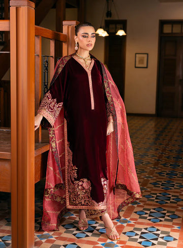 Aima Wine-Red Velvet Suit by Zainab Chottani with burnt-orange dupatta, luxury stitched outfit for winter events at Pakistanimoda.com.