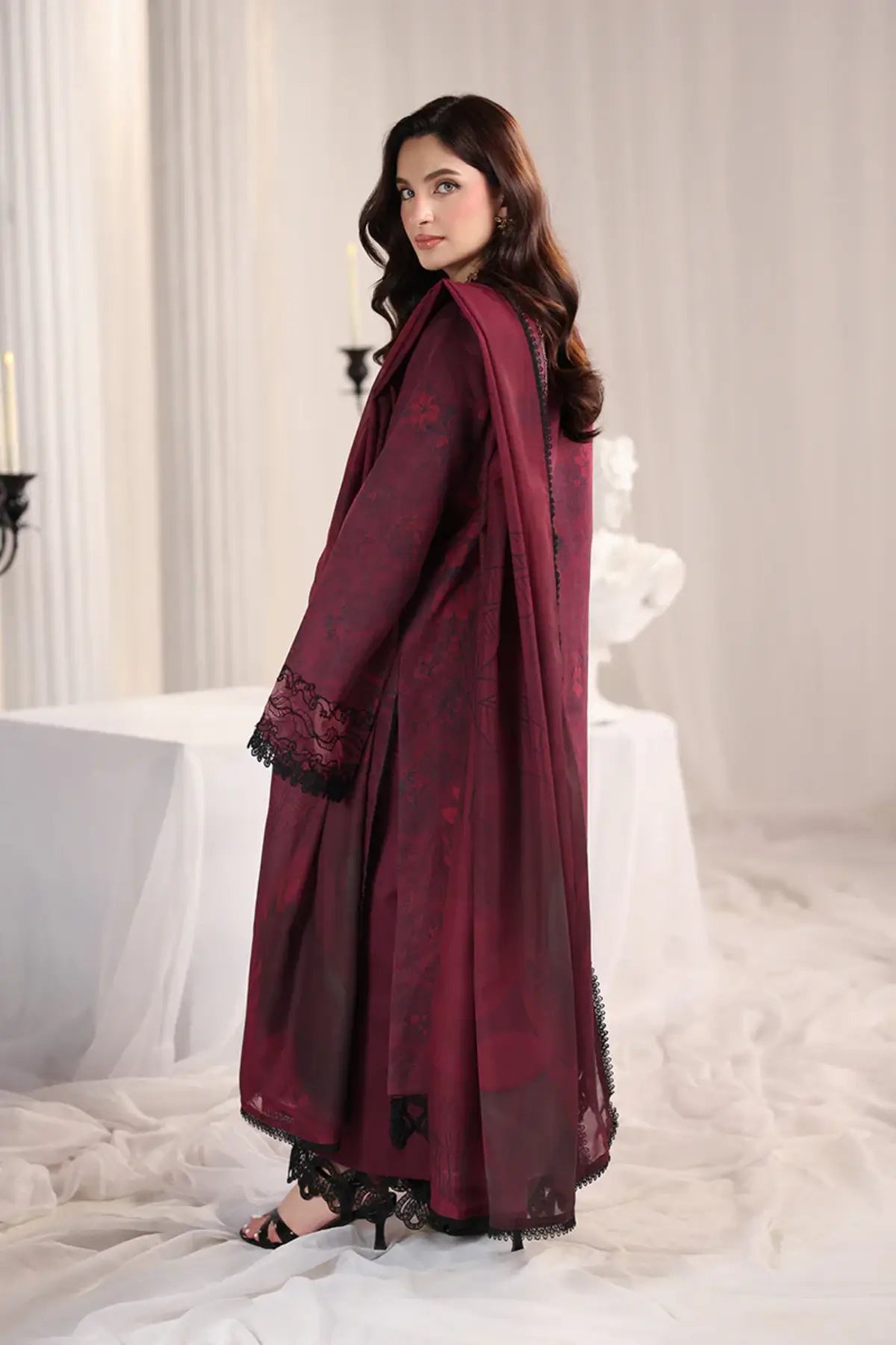 Alara Rang Rasiya Burgundy printed lawn stitched 3PC suit with embroidered front, organza borders, textured dupatta and cotton trousers
