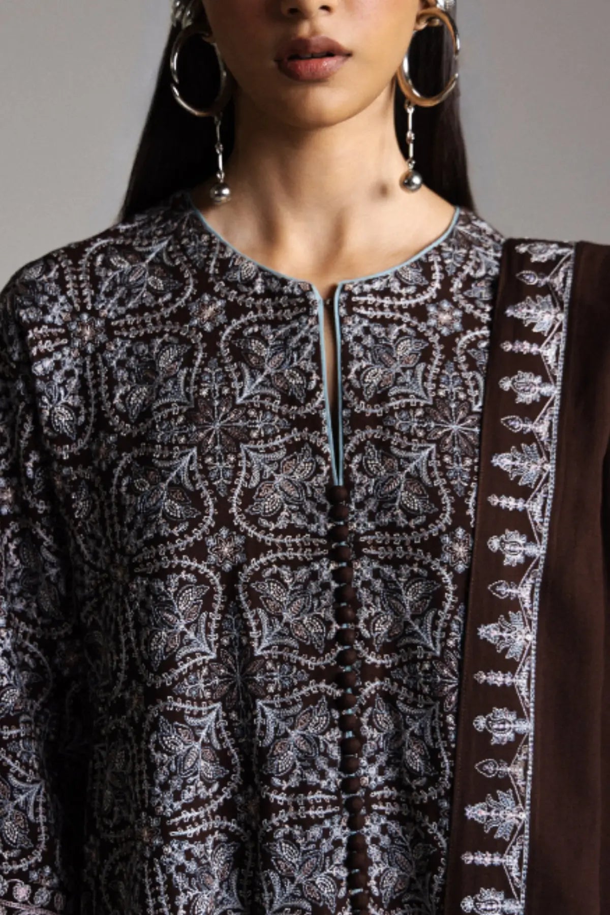 Zara Shahjahan Aqeeq D1 chocolate brown embroidered marina stitched winter suit with matching shawl from Saraab Winter 2026