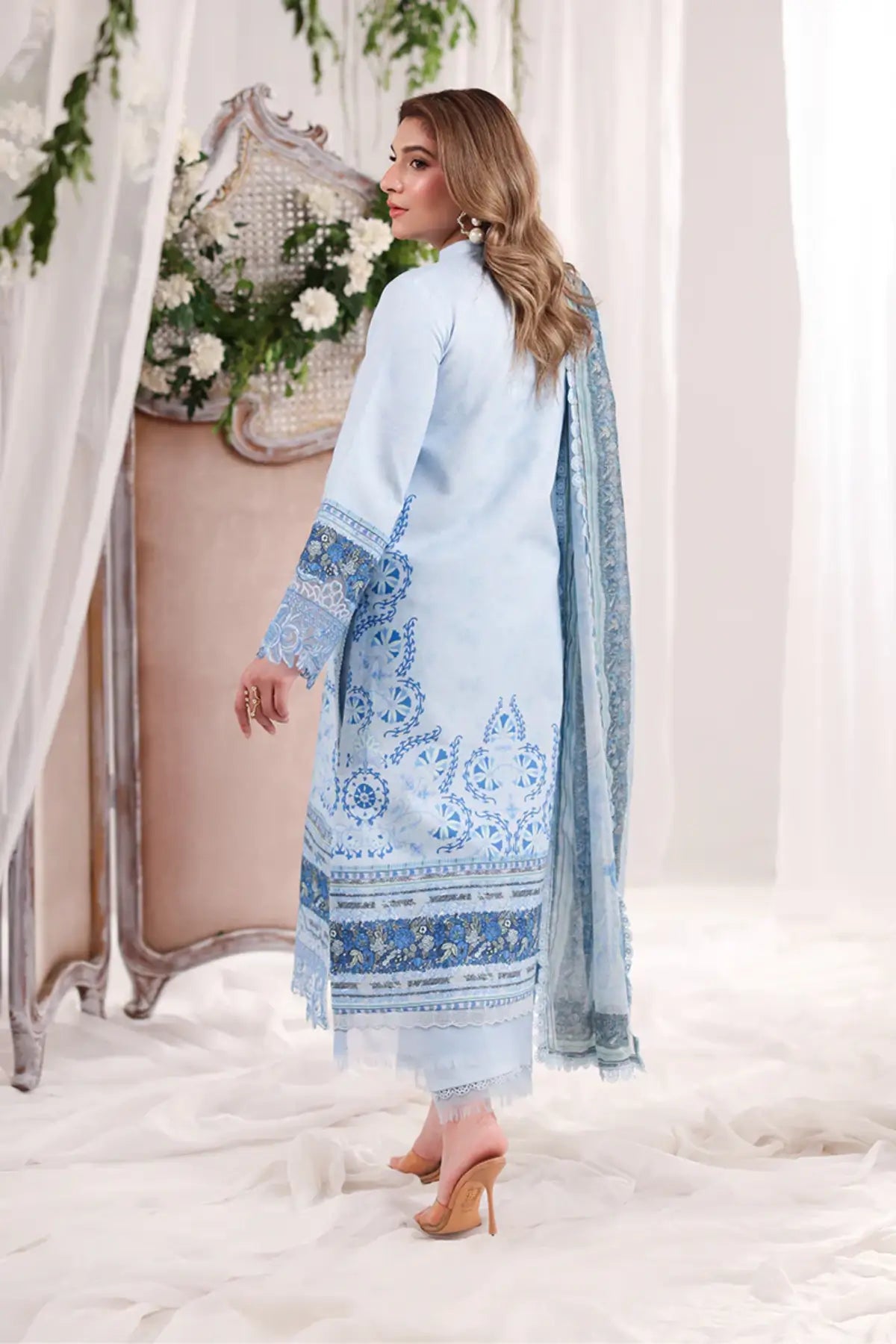 Ariana Rang Rasiya Aqua printed lawn stitched 3PC suit with embroidered front, organza borders, textured dupatta and cotton trousers