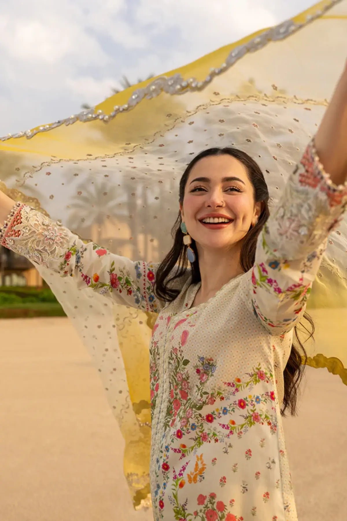 Faiza Saqlain Arta bright yellow embroidered lawn 3PC suit