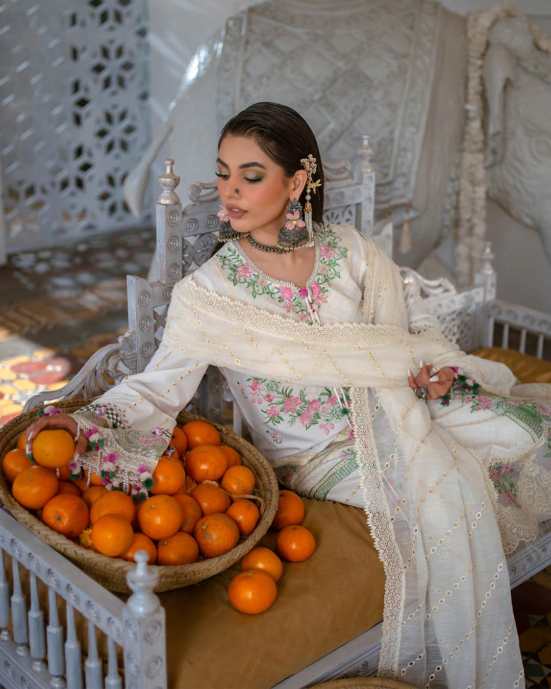 Asra- Sajna Lawn 25 Outfit By- Maya Ali