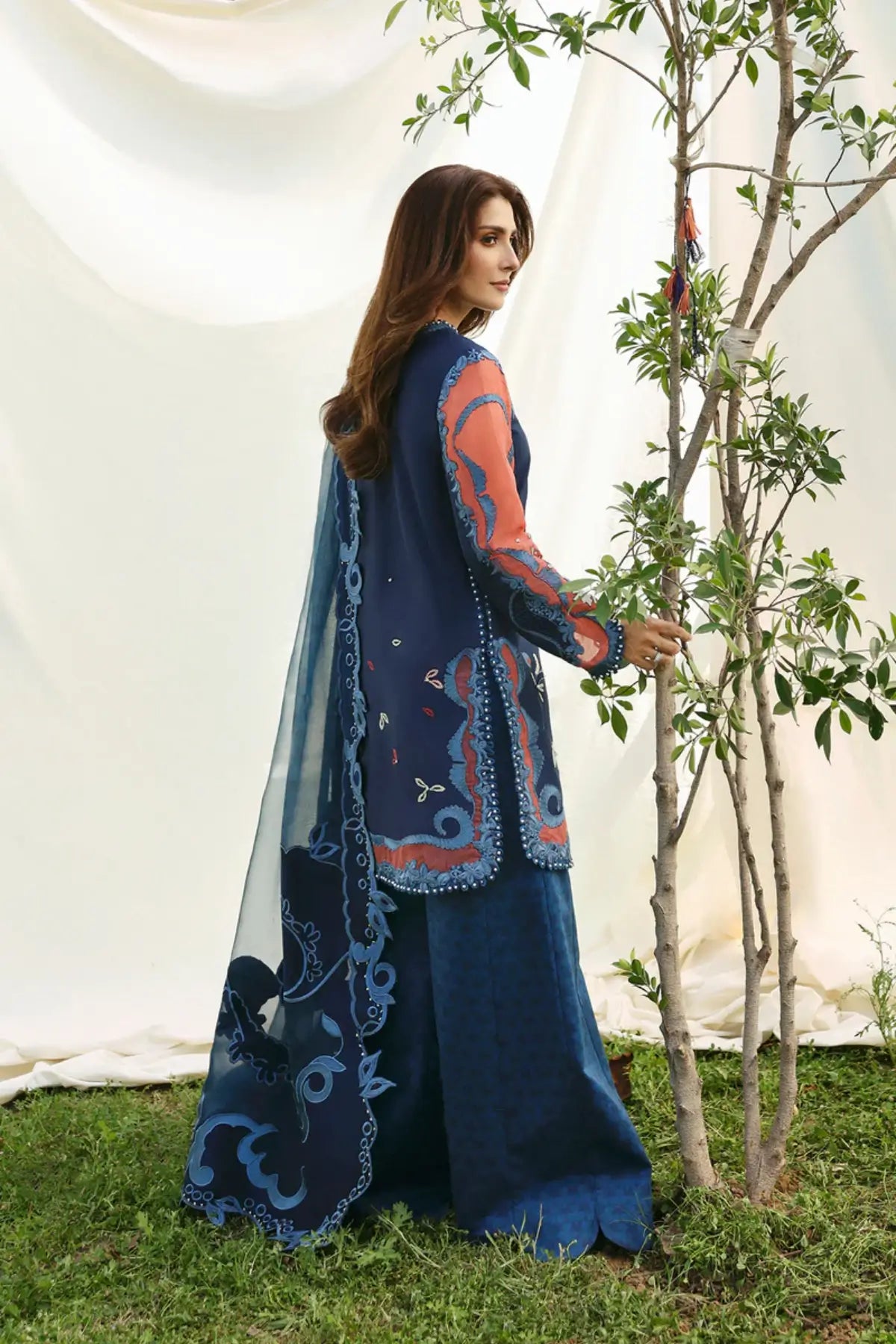 Avaia navy Eid wear stitched printed lawn 3PC suit by Afrozeh with embroidered organza dupatta
