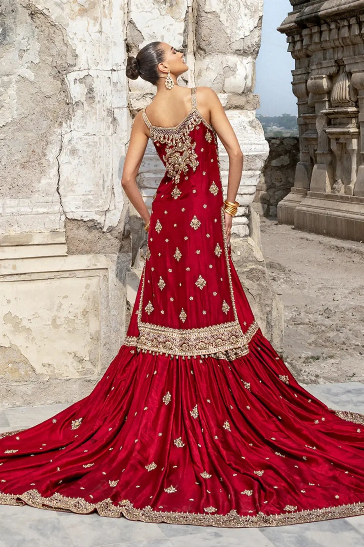 Red Farshi gharara bridal outfit Pakistanimoda worldwide delivery