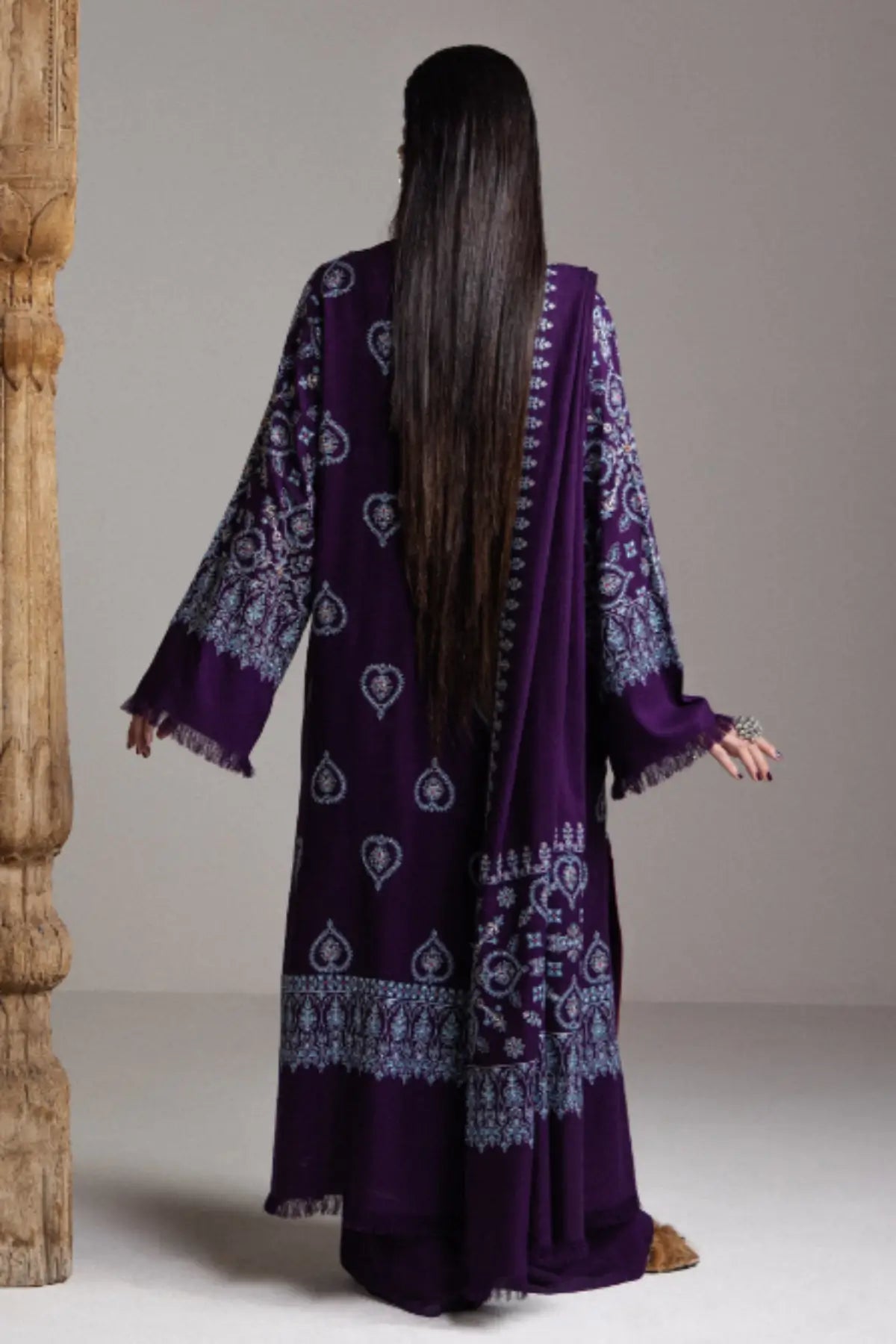 Zara Shahjahan Banafsha D10 purple embroidered marina stitched winter 3PC suit with matching shawl from Saraab Winter 2026