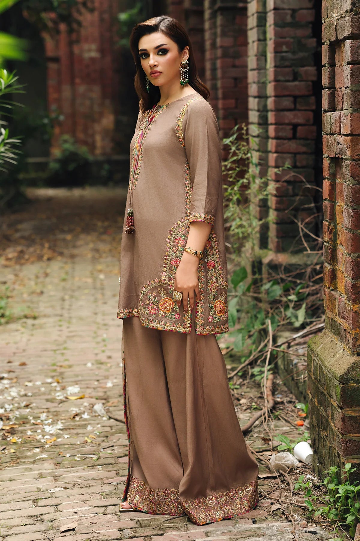 CMA-5-092 Mocha Brown Charizma Raw Silk Embroidered 3PC Outfit with Net Dupatta – Pakistanimoda