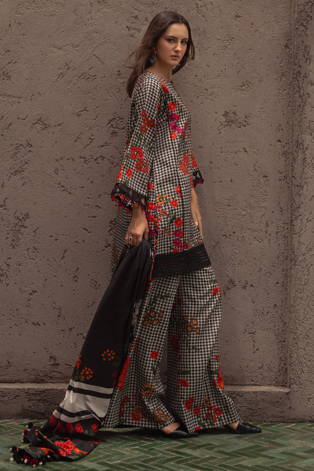 CPW5-04 Charizma Black & White Printed Linen Stitched 3PC Suit Winter 2025 at Pakistanimoda.com