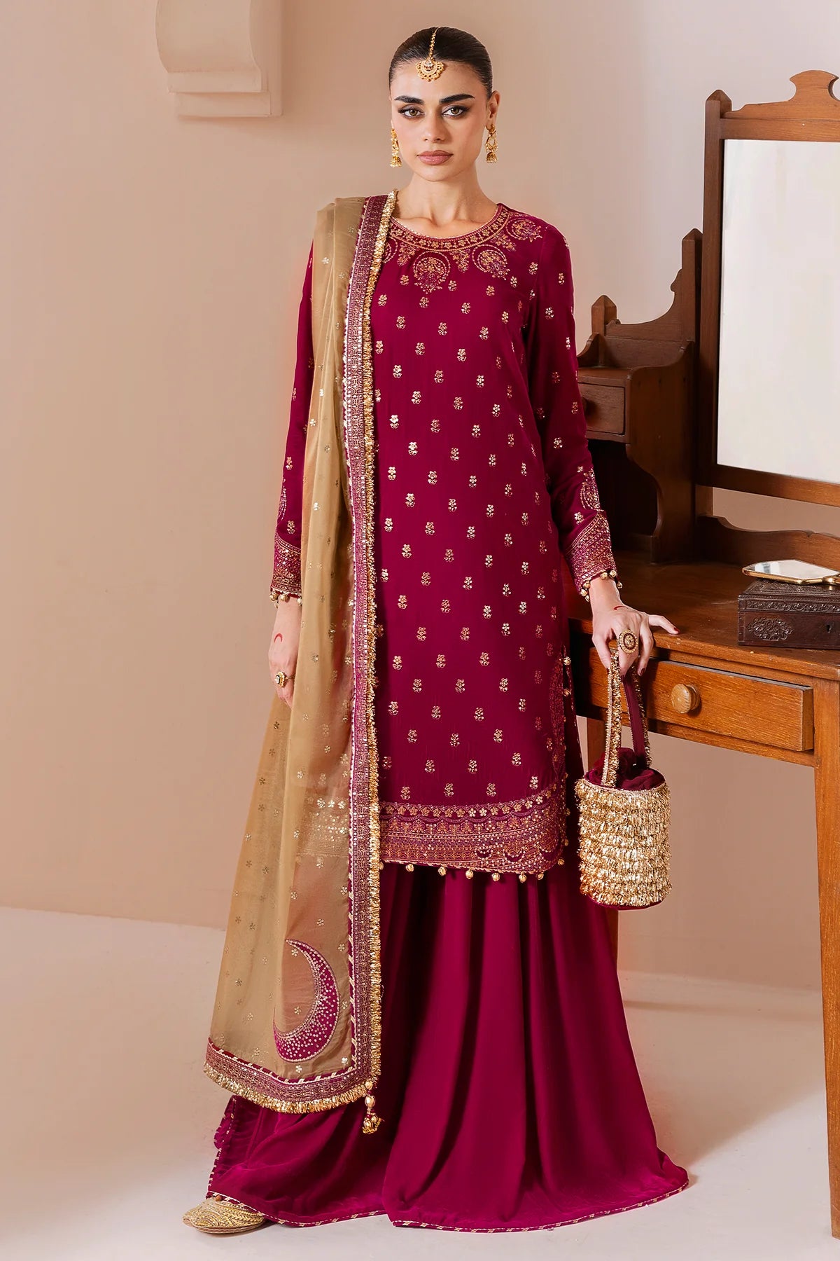 CVF-D-11 Jazmin Plum Embroidered Velvet Stitched Formal Dress with Organza Dupatta for Wedding & Party Events – Pakistanimoda