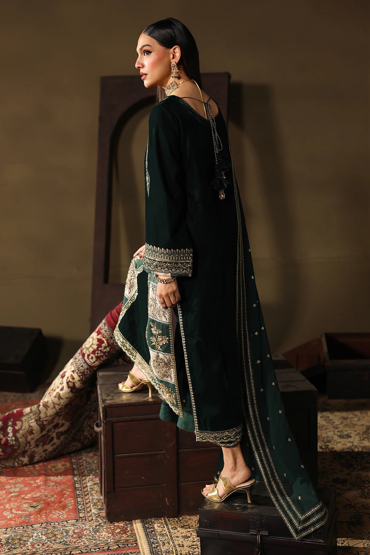 Charizma Signora CVT5-05 bottle green velvet 3-piece suit with hand embroidery and chiffon dupatta, available online at Pakistanimoda.