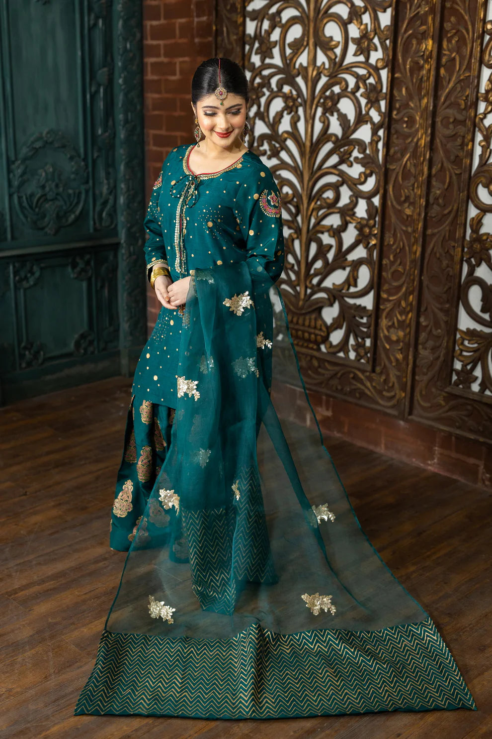 Pakistani Shalwar Suit with Organza Dupatta