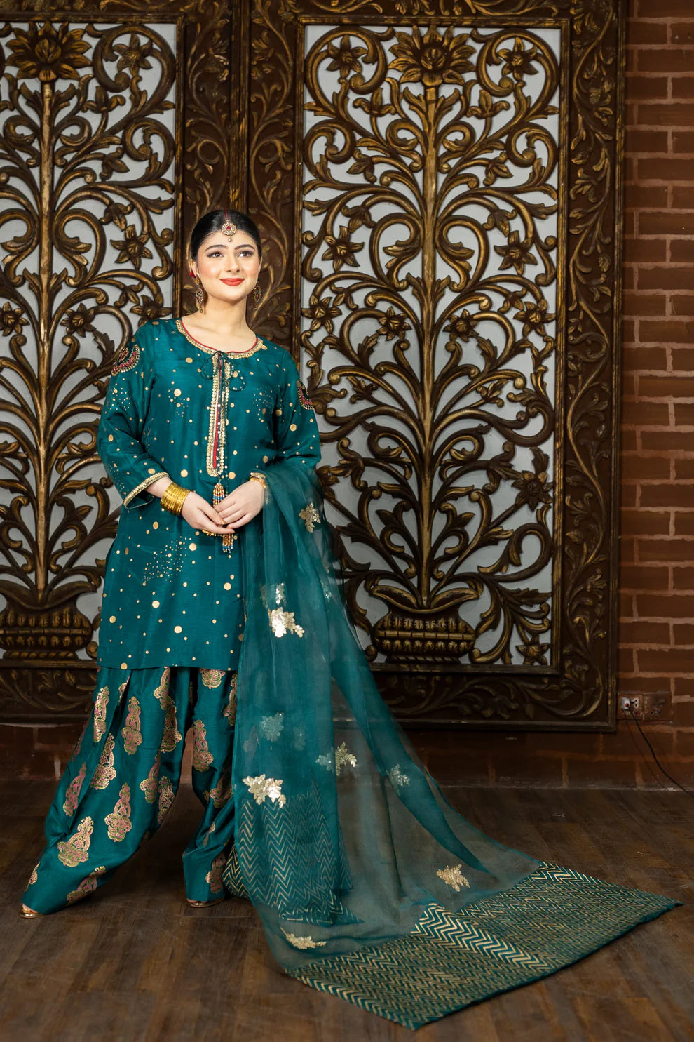 Pakistani Shalwar Suit with Organza Dupatta
