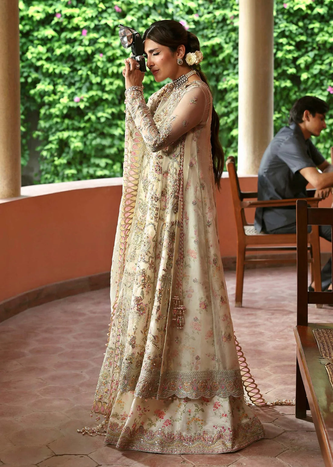 Chanda – Ivory Frost Organza Suit Maahi Festive ’25 by Kanwal Malik stitched only with embroidery, dupatta & trouser. Buy on Pakistanimoda.com.