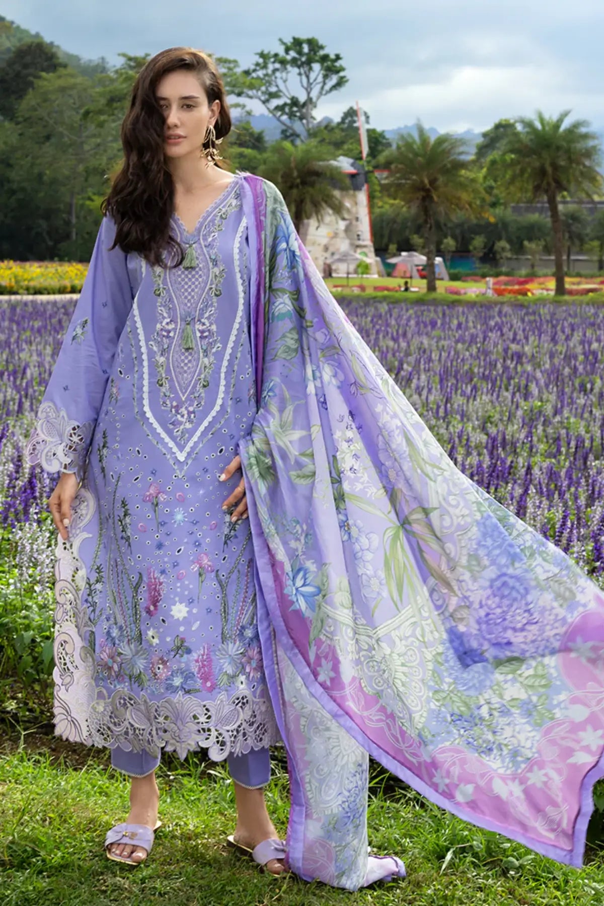 Daisy Reverie light purple Mushq lawn 3PC suit with silk dupatta and handmade tassels