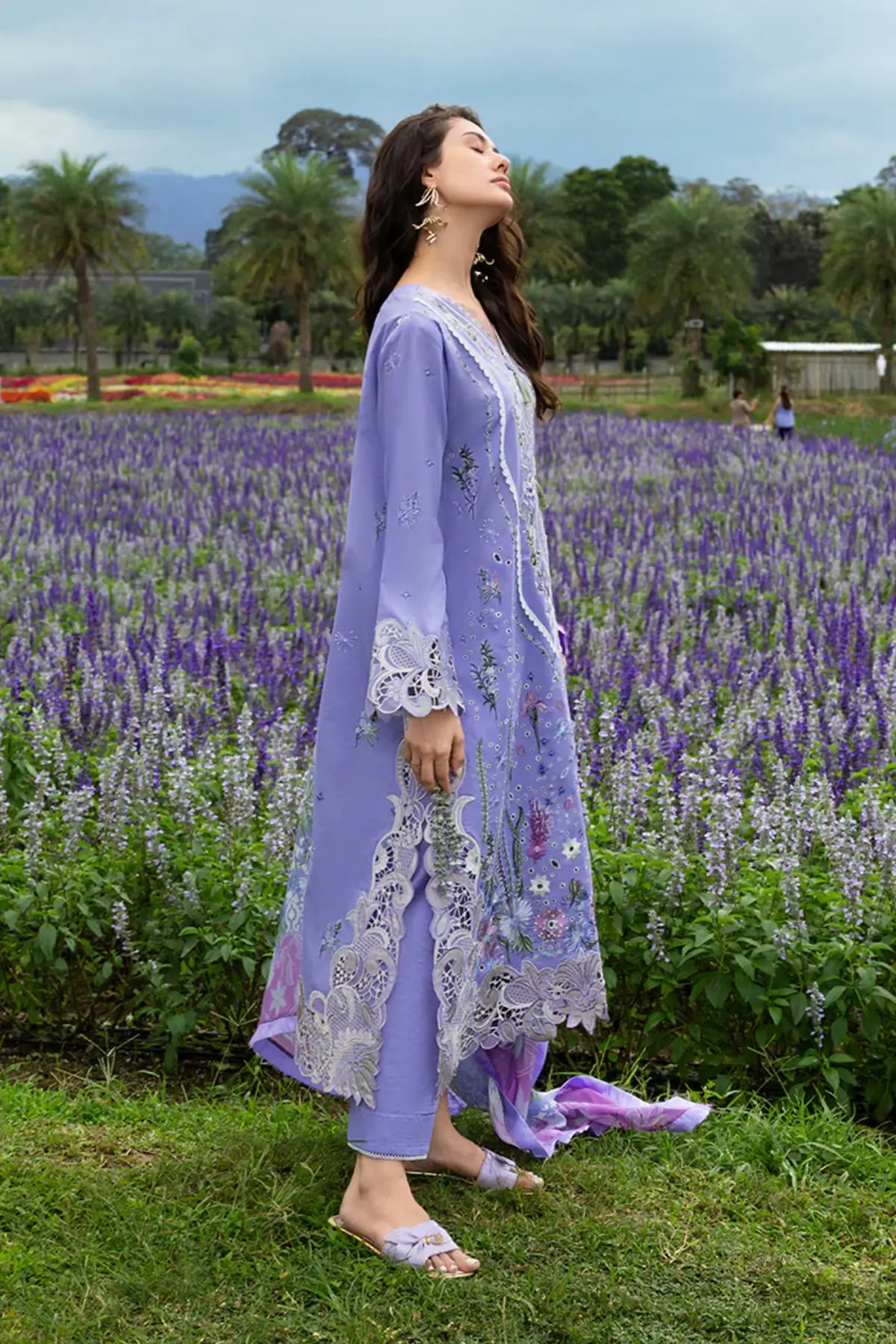 Daisy Reverie light purple Mushq lawn 3PC suit with silk dupatta and handmade tassels