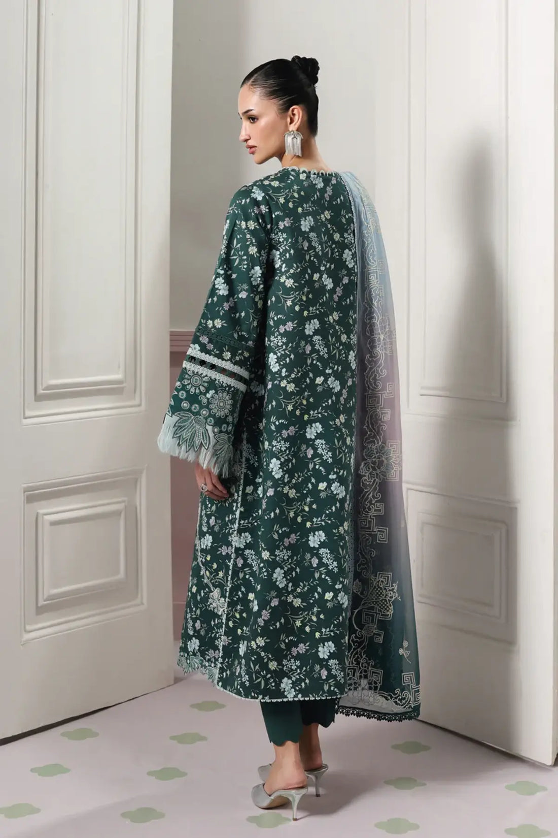 Diane QQP-09(B) by Qalamkar emerald green lawn stitched suit with embroidered front, printed chiffon dupatta, and plain cotton trousers.