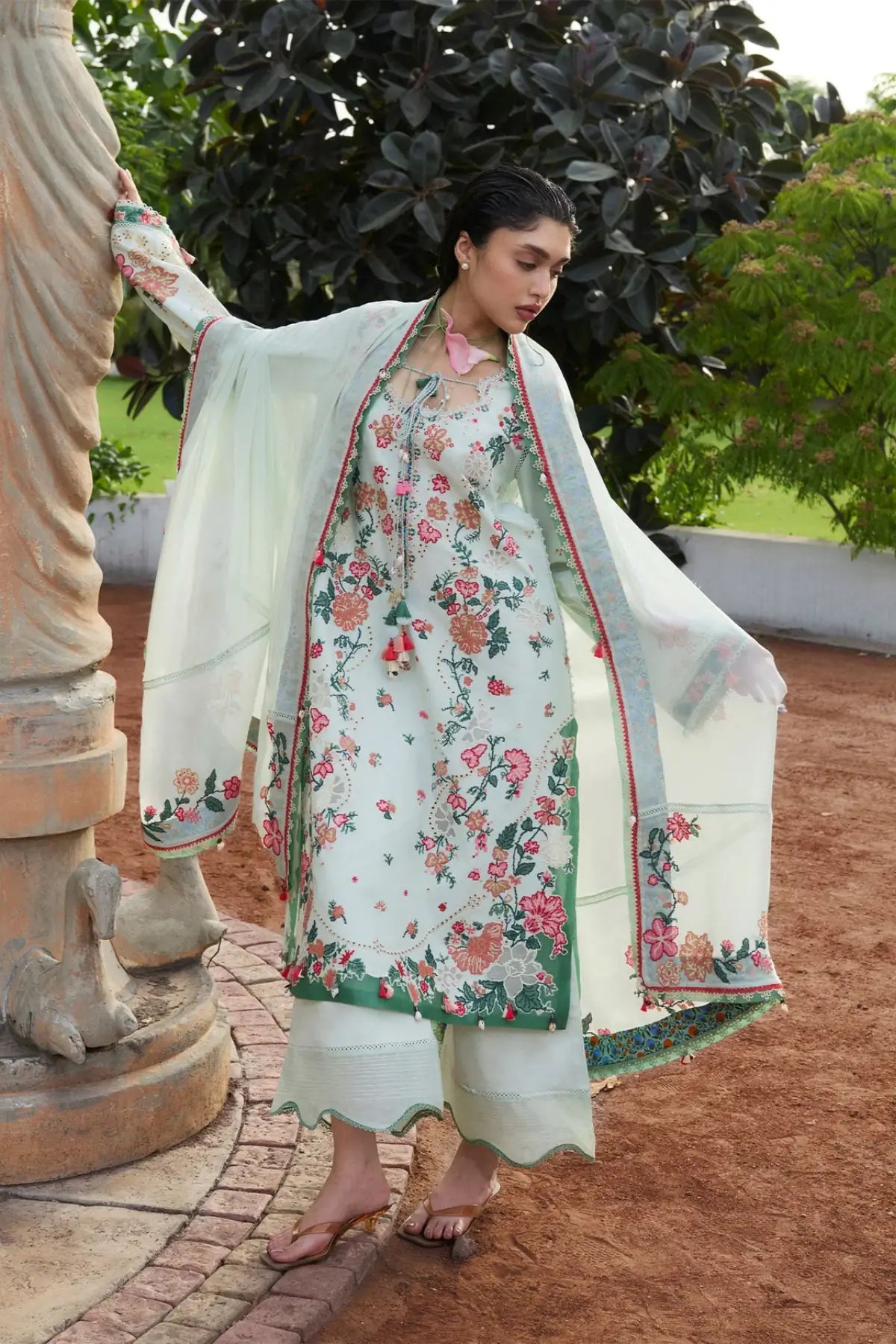 Dilara Hussain Rehar Pret SS'26 mint green embroidered lawn suit with chiffon dupatta at Pakistanimoda.