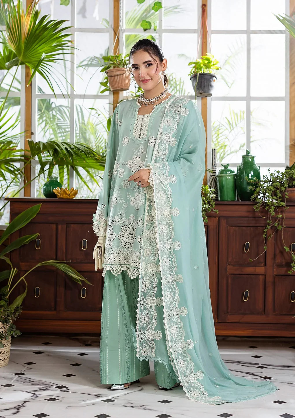 EEC-3A Parisian – Ready-to-Wear Elaf Lawn Suit with Cambric Trouser