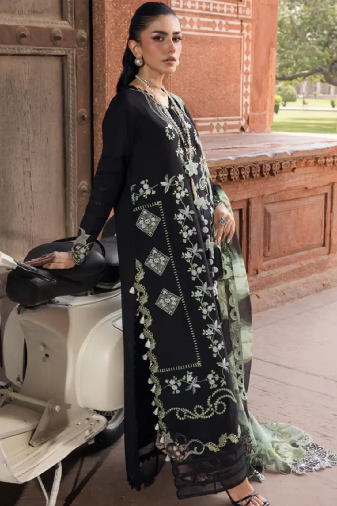 ELISE 1A black Saira Shakira Bloom lawn stitched 3PC suit with monar dupatta