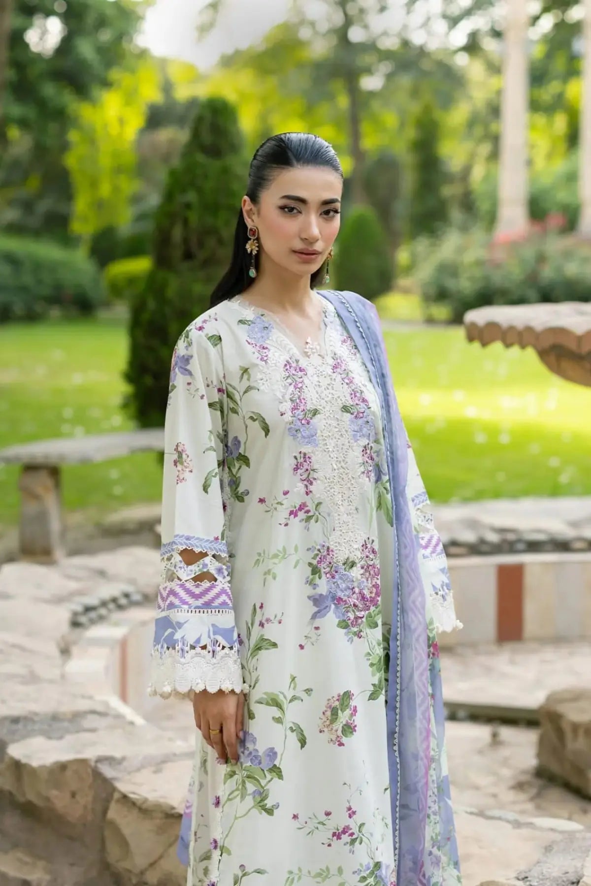 ESG-3B Katie Elaf Premium ivory lawn suit with printed chiffon dupatta stitched by Pakistanimoda