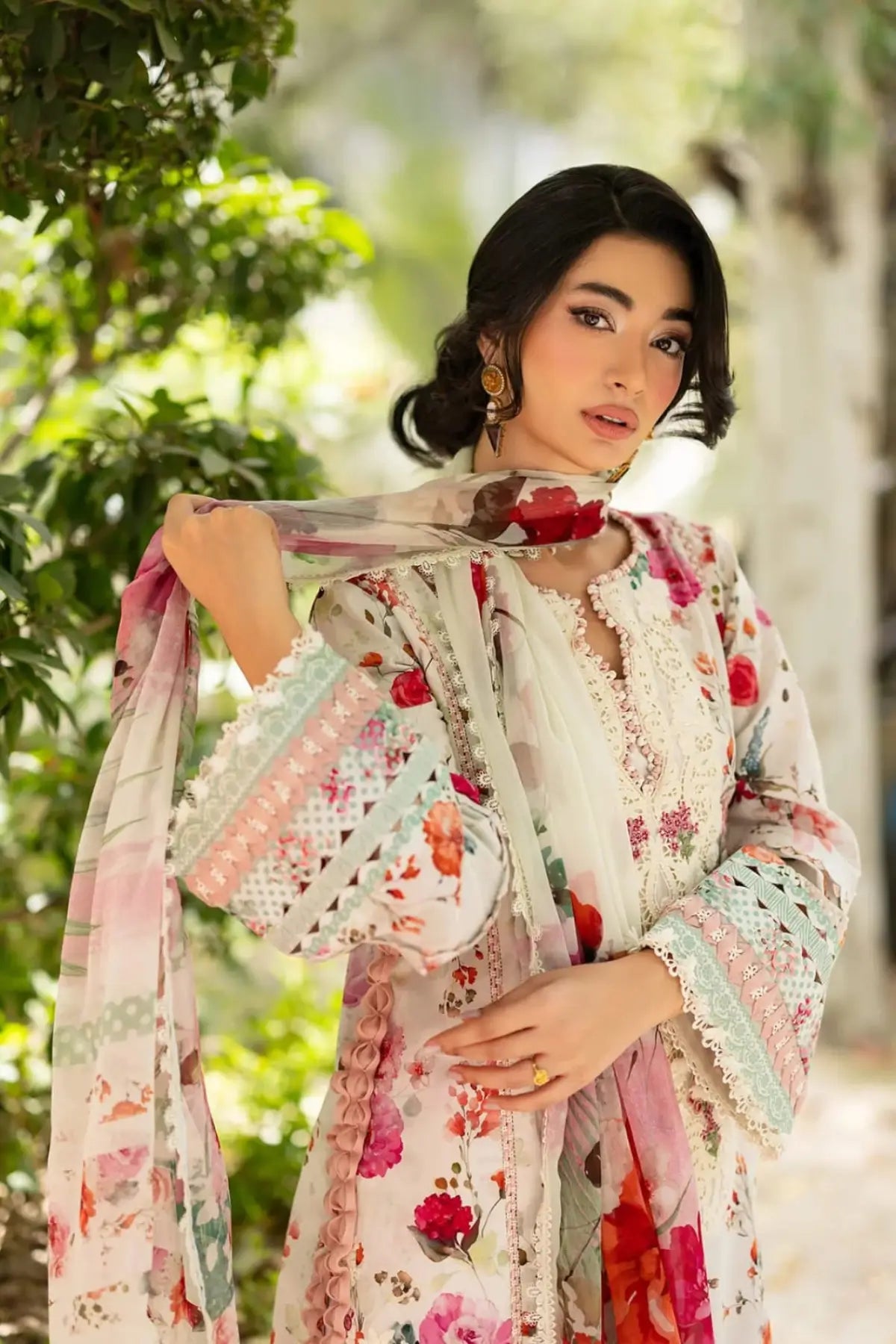 ESG-4A Claire Elaf Premium ivory floral lawn stitched 3PC suit with printed chiffon dupatta by Pakistanimoda