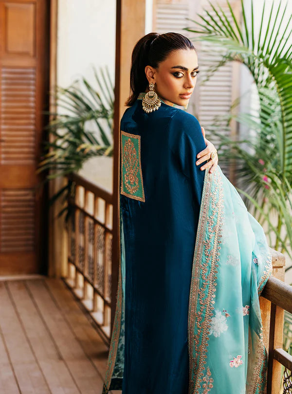 Elsa Teal Velvet Suit with Silver Gold Embroidery and Aqua Organza Dupatta by Zainab Chottani from Velvet Stitched ’25 Collection at Pakistanimoda.com.