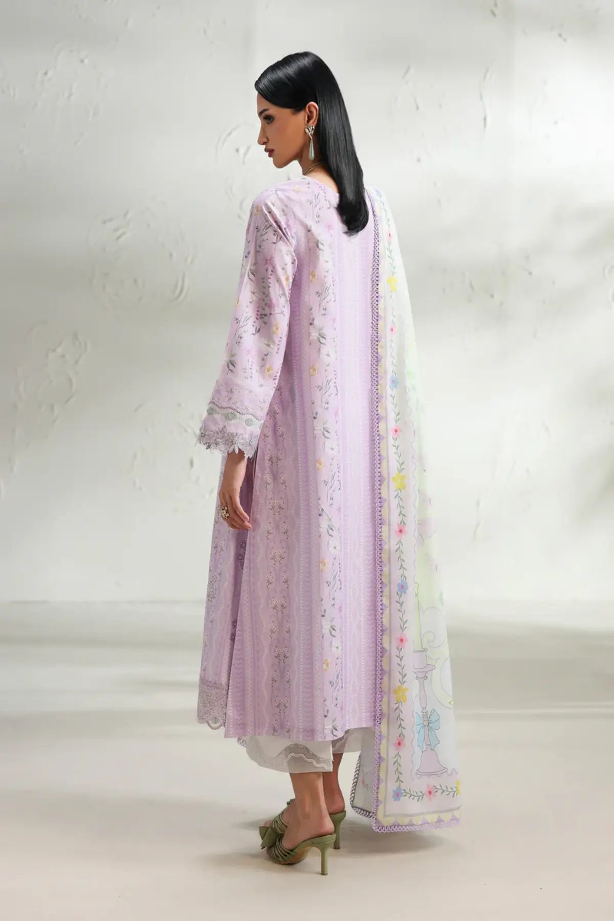 Elsie QQP-08(B) by Qalamkar pastel lilac lawn stitched 3PC suit with chikankari embroidery, printed lawn dupatta, and plain cotton trousers.