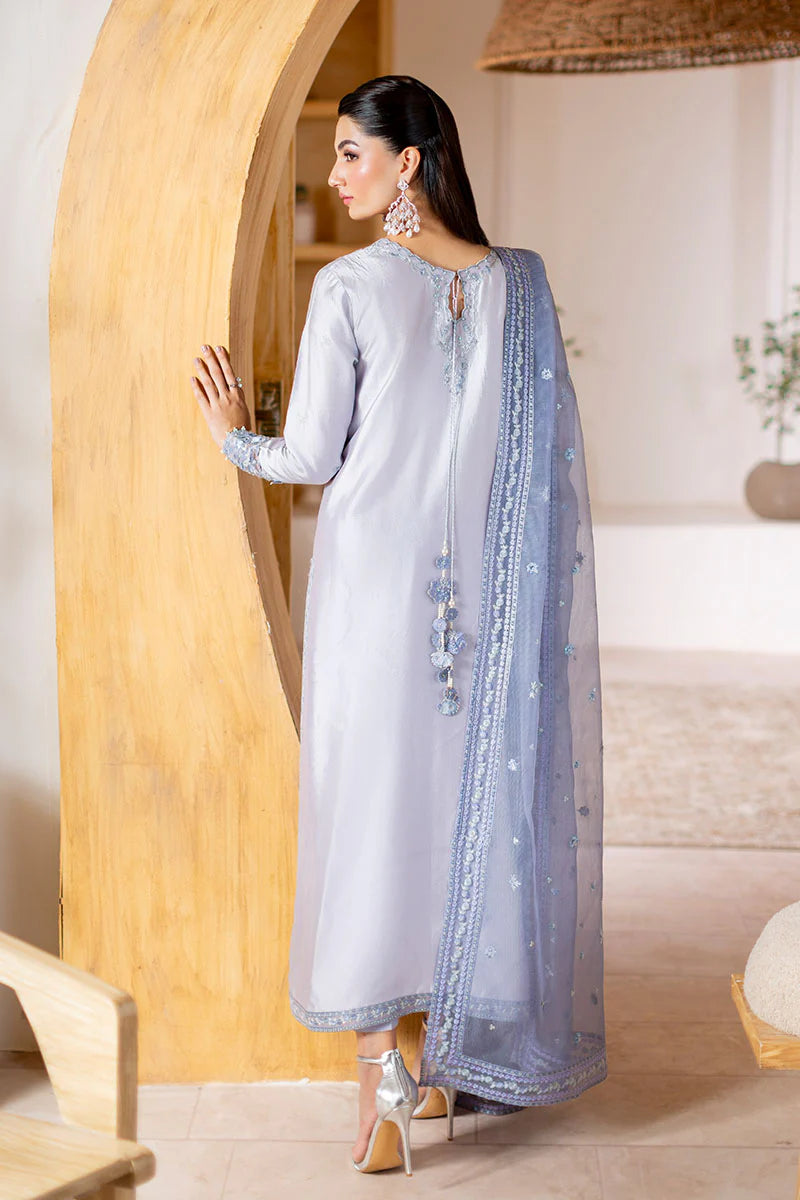 Elya silver silk 3-piece suit for weddings and festive occasions – Pakistanimoda