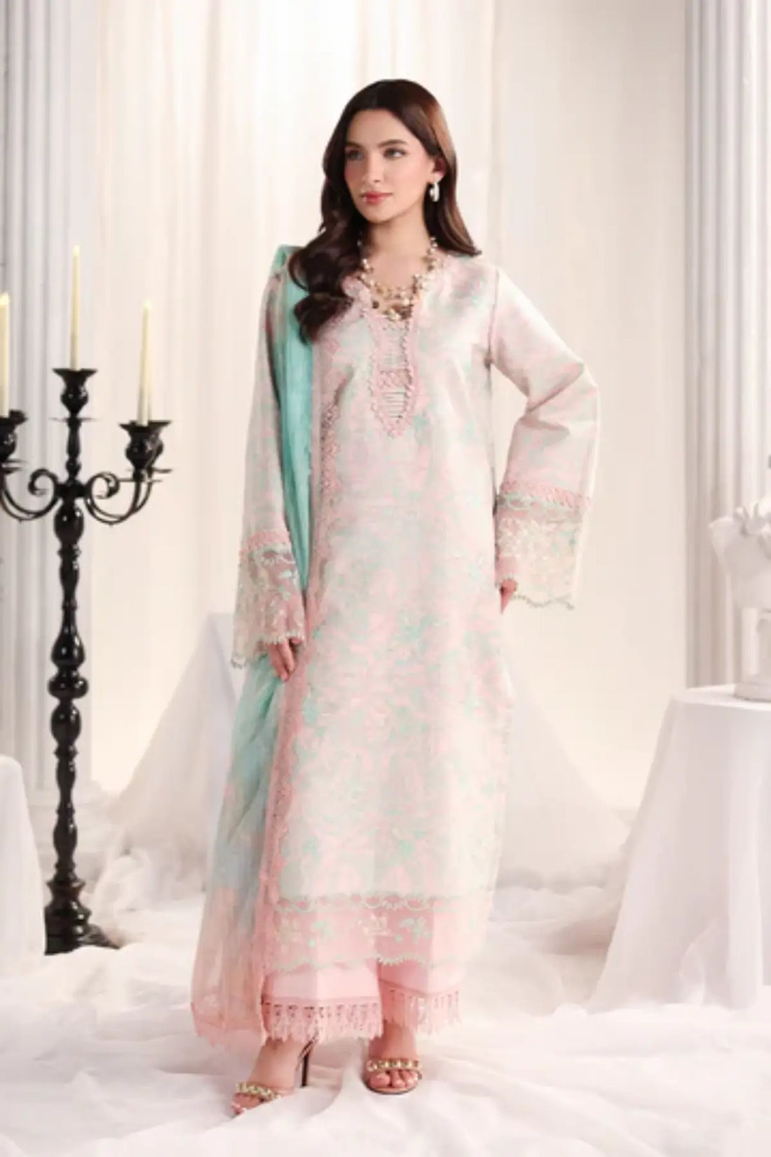Emilia Rang Rasiya Powder Pink lawn suit with embroidered front, organza borders, printed textured dupatta and cotton trousers
