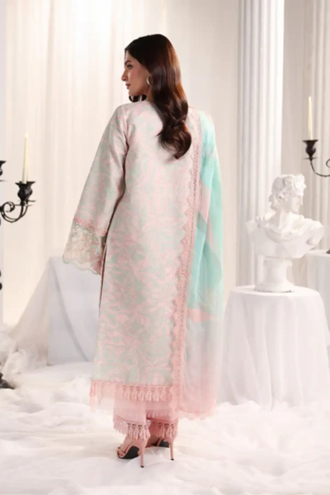 Emilia Rang Rasiya Powder Pink lawn suit with embroidered front, organza borders, printed textured dupatta and cotton trousers