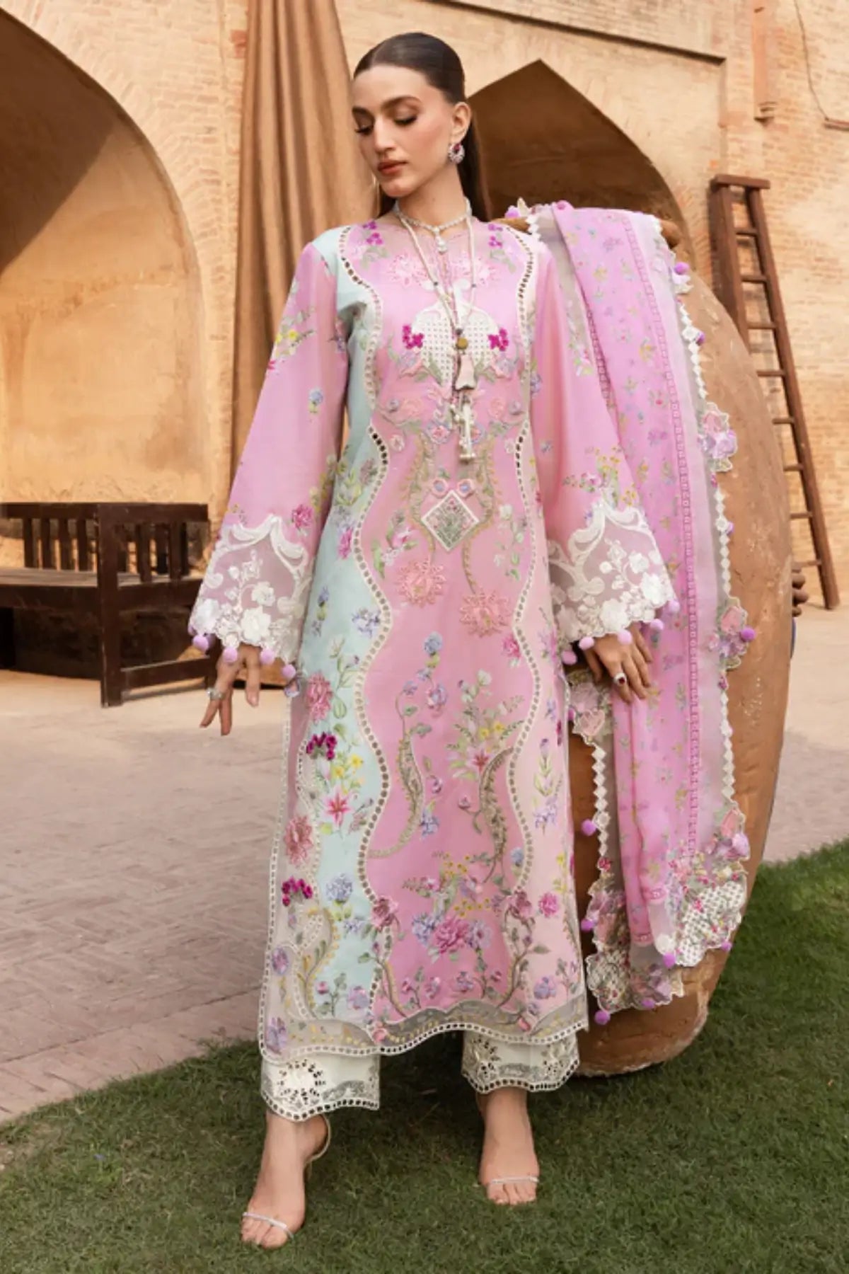 Saira Shakira Breeze ’26 FAYE-7-A peach pink luxury lawn suit Pakistanimoda