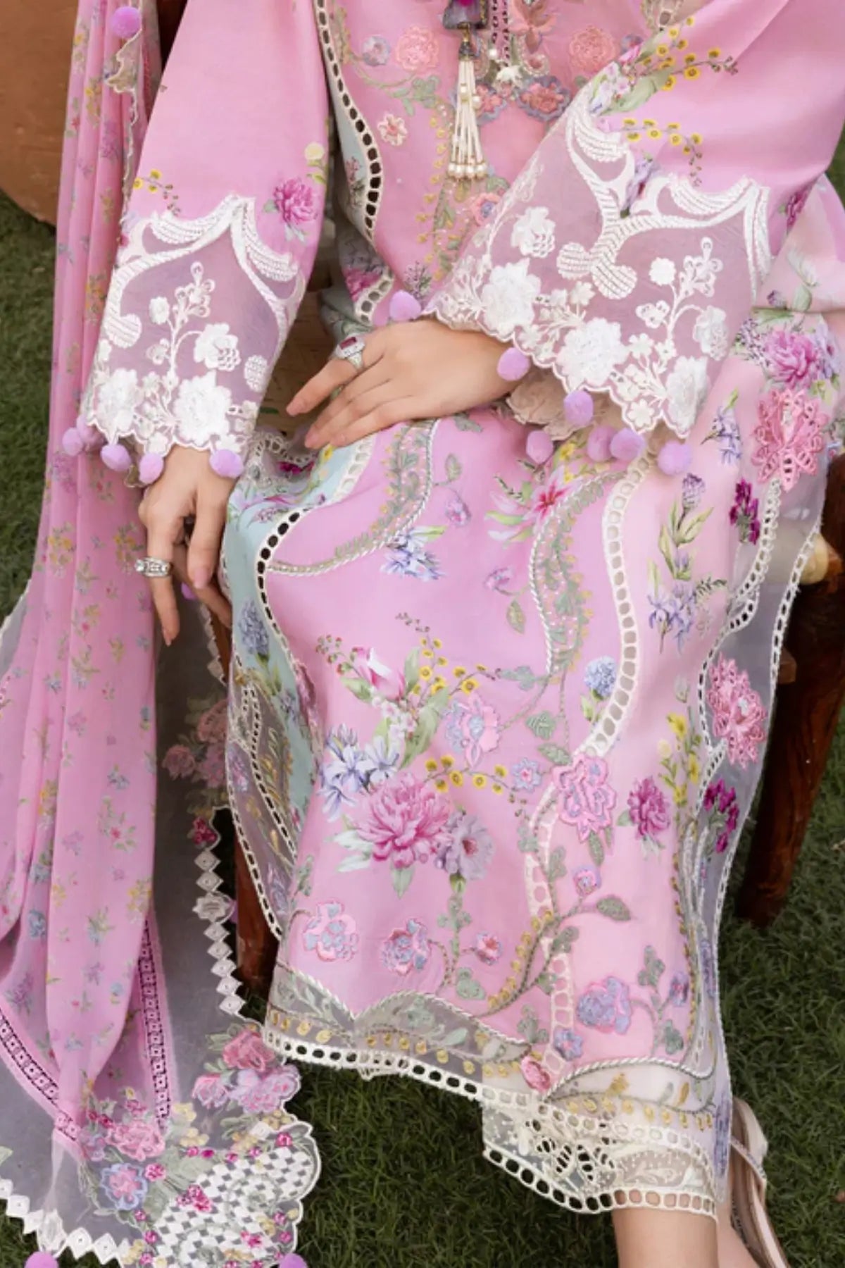 Saira Shakira Breeze ’26 FAYE-7-A peach pink luxury lawn suit Pakistanimoda