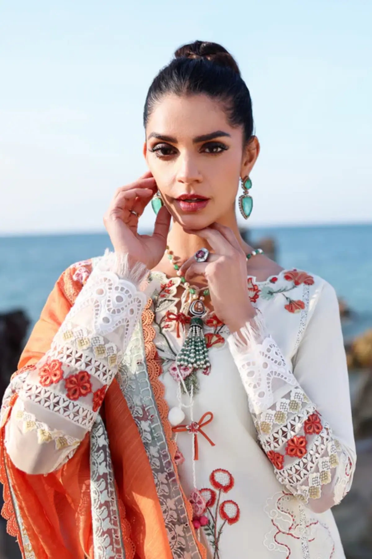 GIA-5-A Saira Shakira Breeze ivory embroidered lawn suit Pakistanimoda