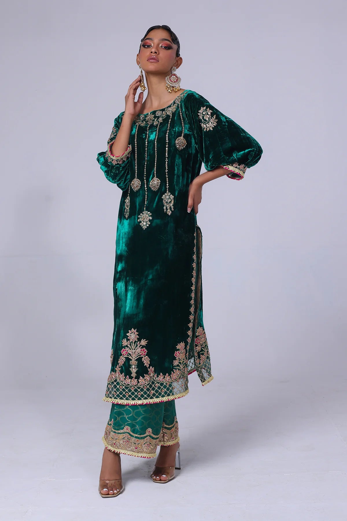 Emerald green velvet embroidered Pakistani formal suit with cotton net trousers and organza dupatta – stitched 3-piece festive outfit by Pakistanimoda.com