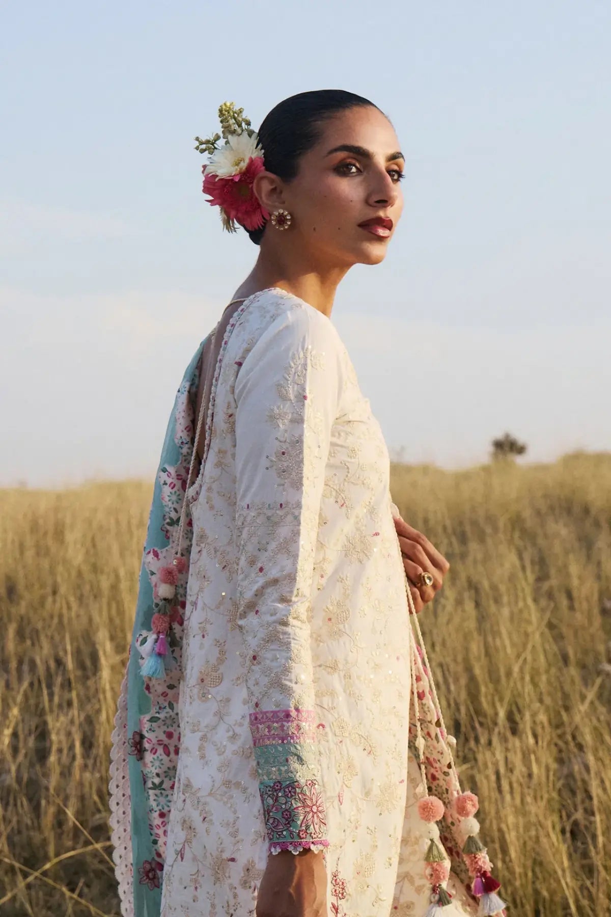 Gauri Hussain Rehar Ivory Embroidered Lawn Stitched 3PC Suit with Organza Dupatta