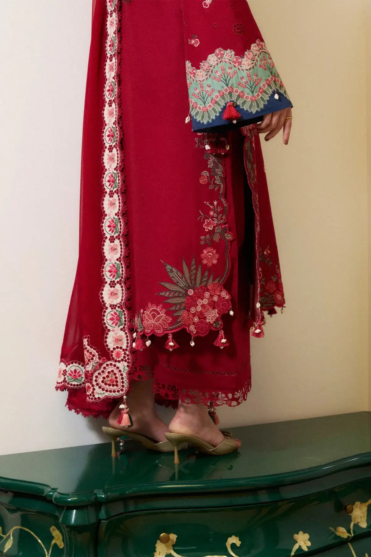Gul-e-Surkh Hussain Rehar Pret SS'26 festive red lawn suit with chiffon dupatta at Pakistanimoda.