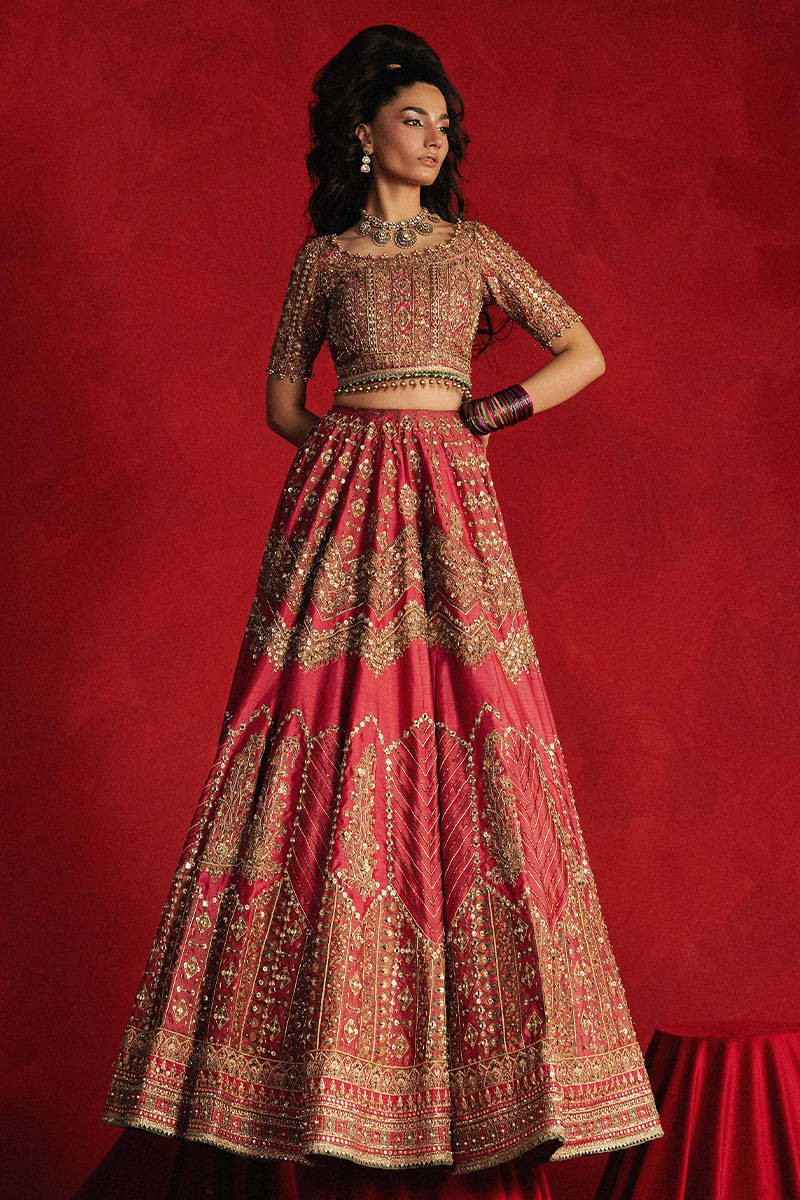 Rose pink bridal lehenga with green dupatta – Gul Badan MNR at Pakistanimoda
