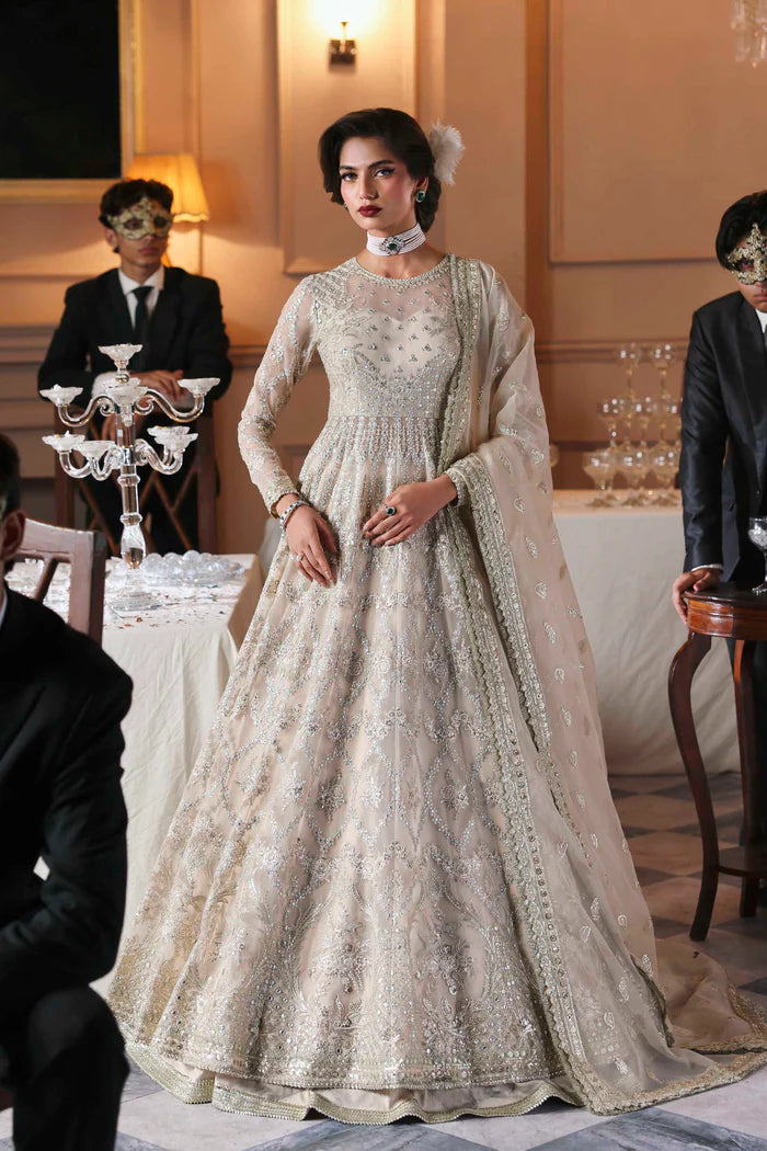 Gulnisa ivory organza hand embroidered bridal pishwas with dupatta by Akbar Aslam, luxury couture for Pakistani brides at weddings and receptions.