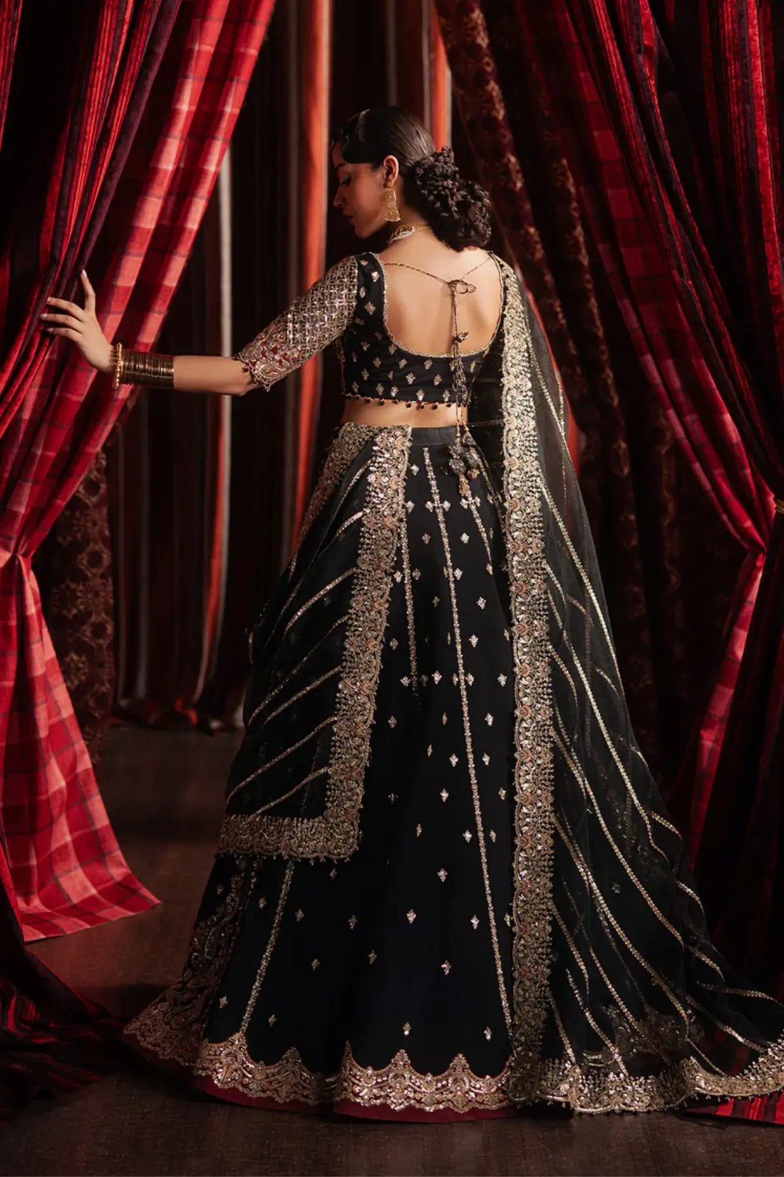 Gulraiz Afrozeh black raw silk lehenga choli DIVANI 2025 Pakistani bridal wear stitched Pakistanimoda