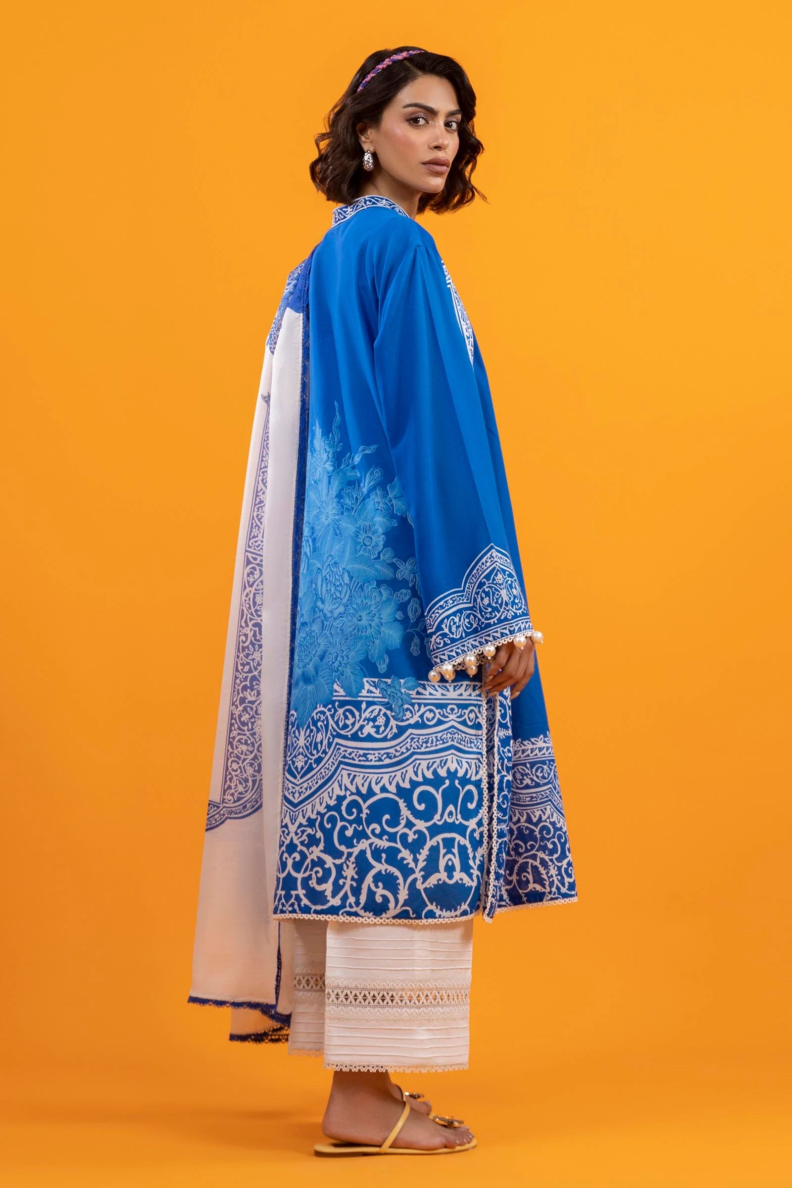 H253-008B-2S – Mahay Summer stitched lawn suit with chiffon lace dupatta and cambric trousers – Pakistanimoda